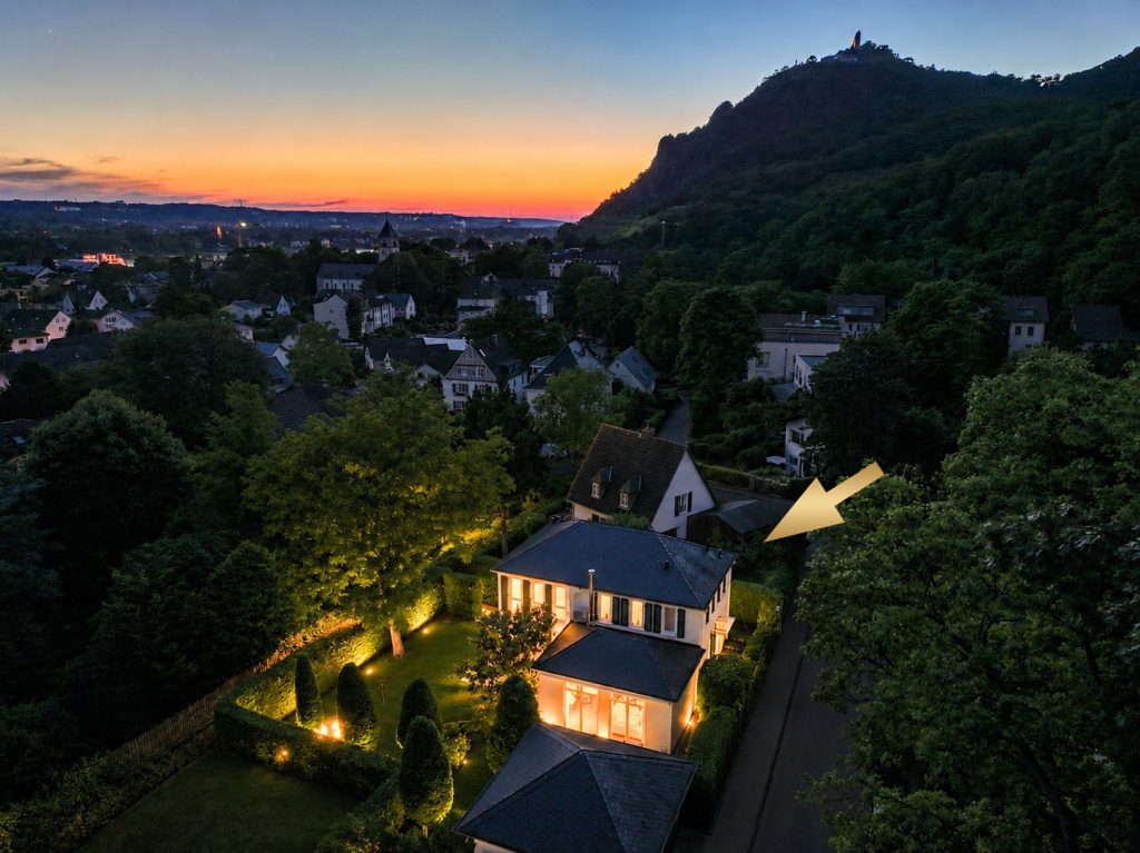 Immobilienangebot - Bad Honnef - Alle - Exklusive Villa mit Einliegerwohnung/Büro & Doppelgarage auf traumhaftem Grundstück in Rhöndorf