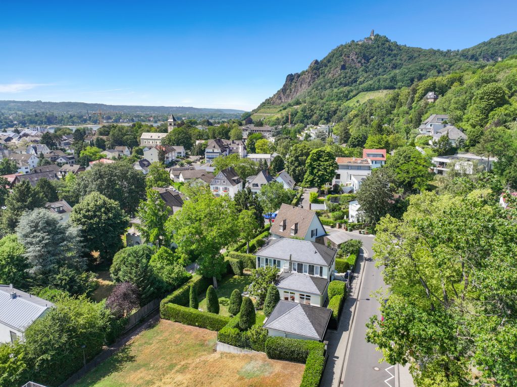 Immobilienangebot - Bad Honnef - Alle - Exklusive Villa mit Einliegerwohnung/Büro & Doppelgarage auf traumhaftem Grundstück in Rhöndorf