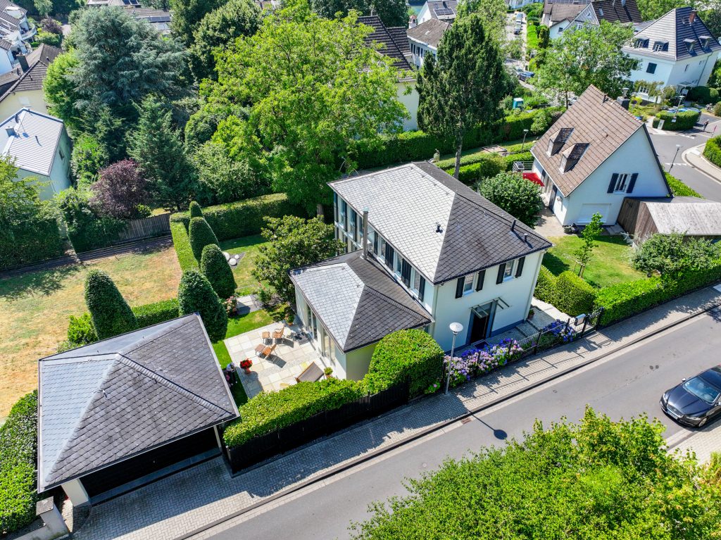 Immobilienangebot - Bad Honnef - Alle - Exklusive Villa mit Einliegerwohnung/Büro & Doppelgarage auf traumhaftem Grundstück in Rhöndorf