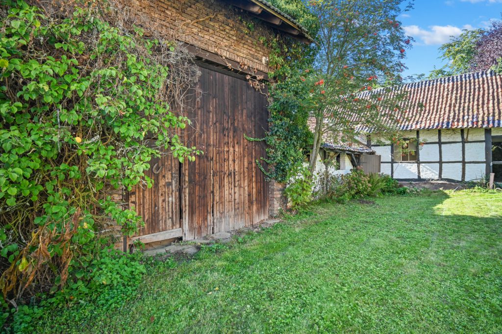 Immobilienangebot - Meckenheim - Alle - Denkmalgeschützte Hofanlage auf weitläufigem Grundstück in traumhafter Lage v. Meckenheim-Lüftelberg