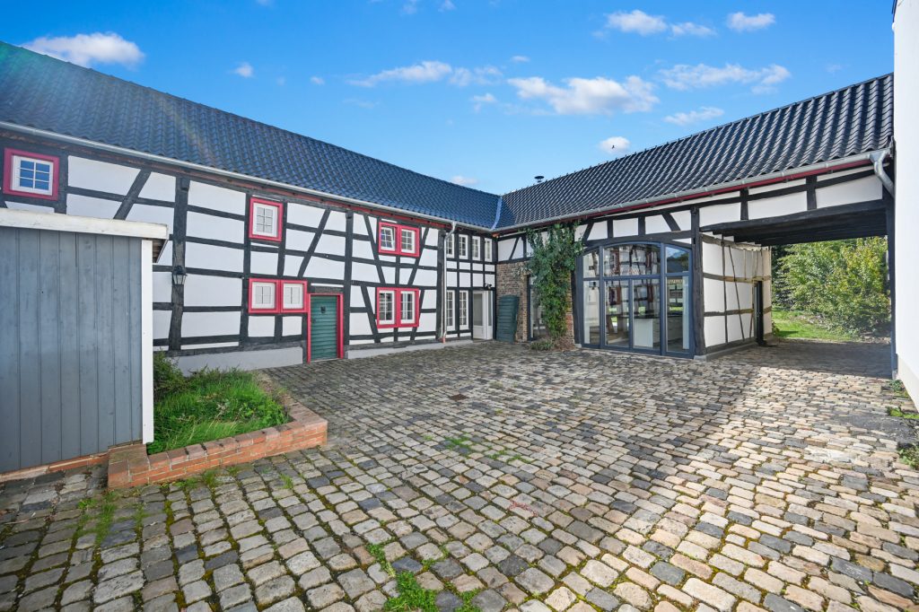 Immobilienangebot - Meckenheim - Alle - Denkmalgeschützte Hofanlage auf weitläufigem Grundstück in traumhafter Lage v. Meckenheim-Lüftelberg