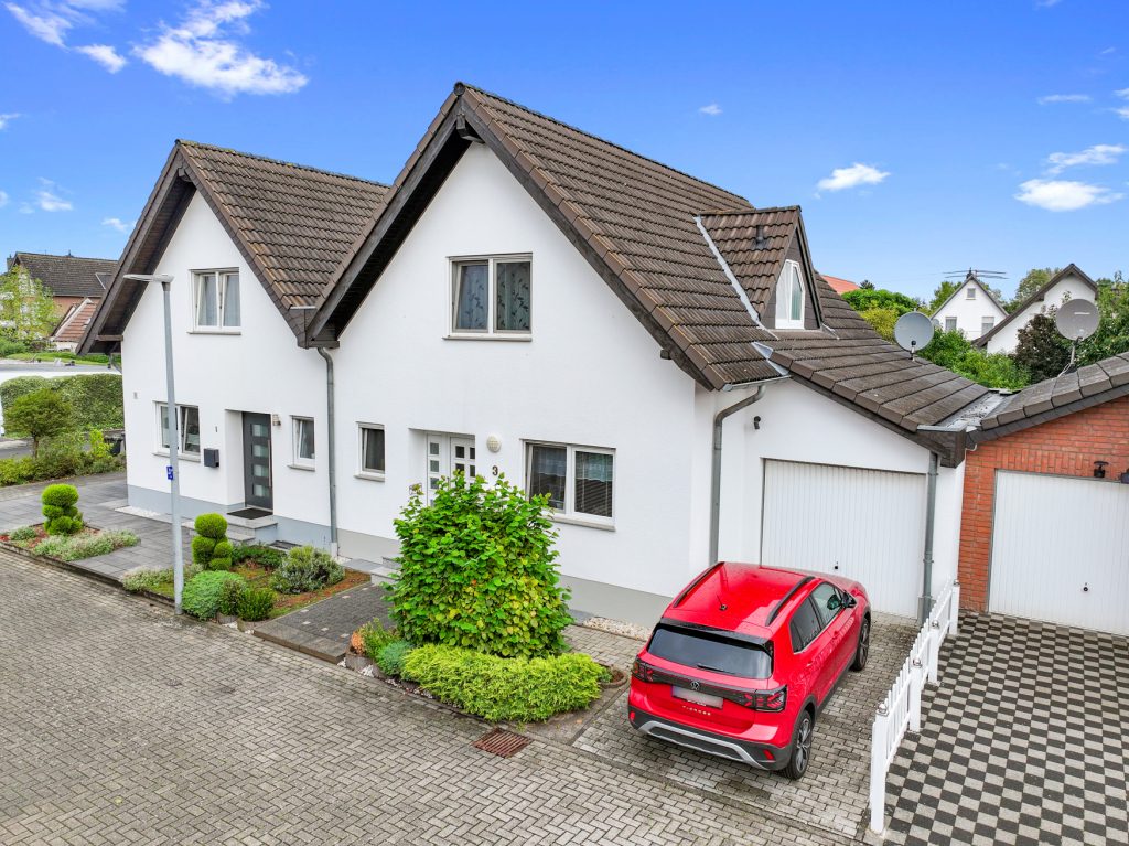 Immobilienangebot - Swisttal/Heimerzheim - Alle - Attraktive Doppelhaushälfte mit großer Terrasse, Einbauküche, Garten & PKW-Garage in Heimerzheim