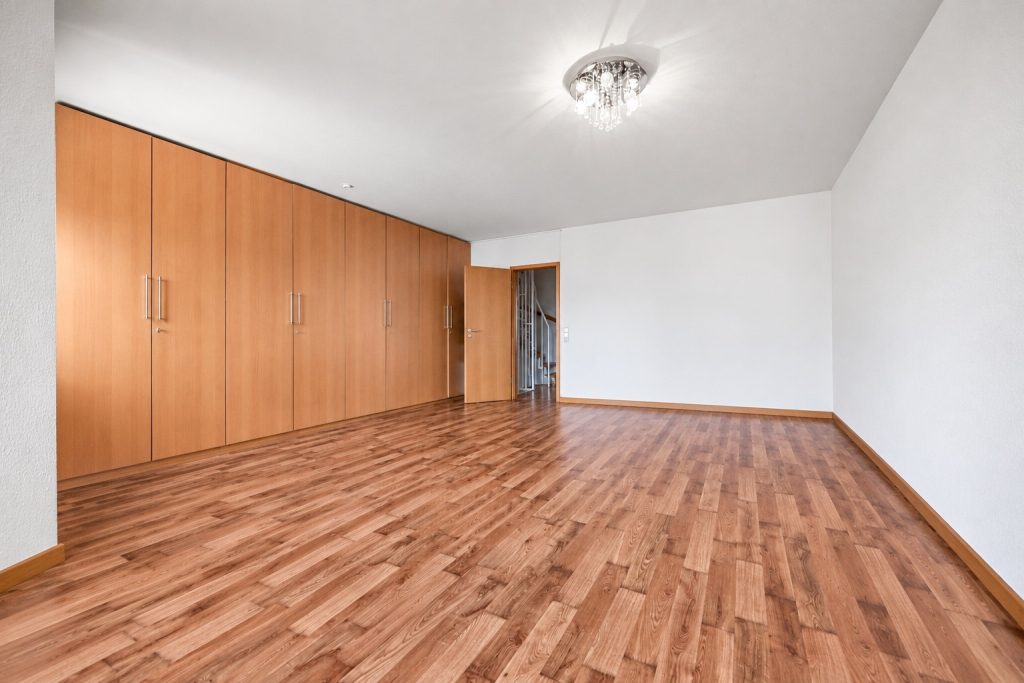 Immobilienangebot - Bornheim - Alle - Gepflegtes Reihenmittelhaus mit Garten und Stellplatz – familienfreundliche Lage in Bornheim-Hersel