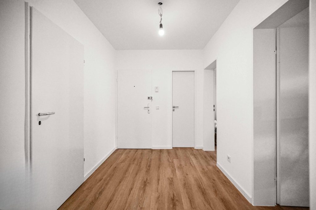Immobilienangebot - Köln - Alle - Renovierte 2-Zimmer-Wohnung mit Loggia und Aufzug am Waldrand von Köln-Dellbrück