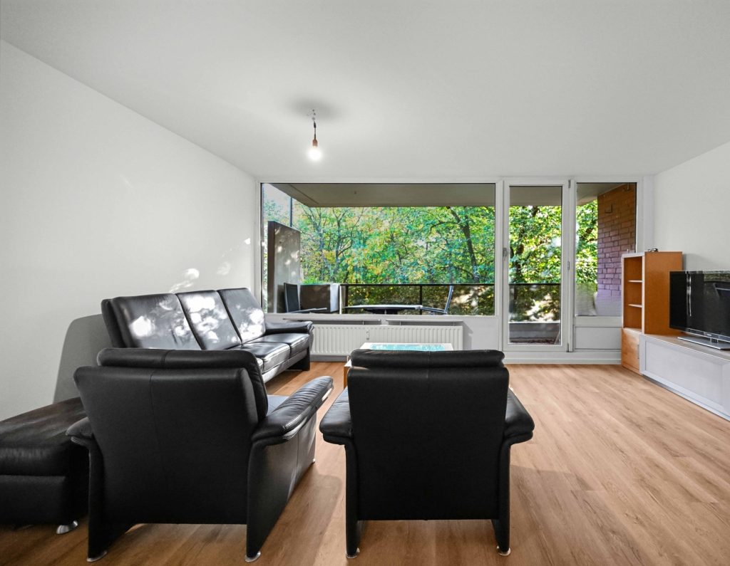 Immobilienangebot - Köln - Alle - Renovierte 2-Zimmer-Wohnung mit Loggia und Aufzug am Waldrand von Köln-Dellbrück