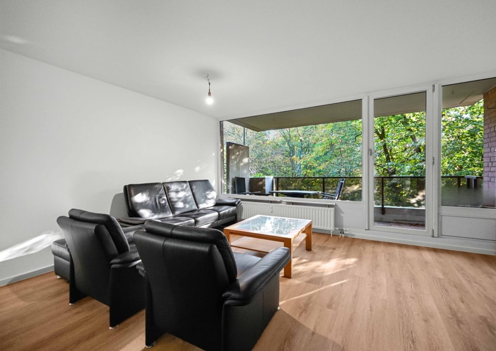 Immobilienangebot - Köln - Alle - Renovierte 2-Zimmer-Wohnung mit Loggia und Aufzug am Waldrand von Köln-Dellbrück