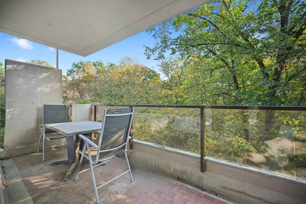 Immobilienangebot - Köln - Alle - Renovierte 2-Zimmer-Wohnung mit Loggia und Aufzug am Waldrand von Köln-Dellbrück