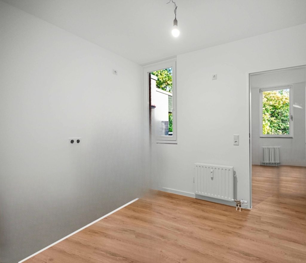 Immobilienangebot - Köln - Alle - Renovierte 2-Zimmer-Wohnung mit Loggia und Aufzug am Waldrand von Köln-Dellbrück