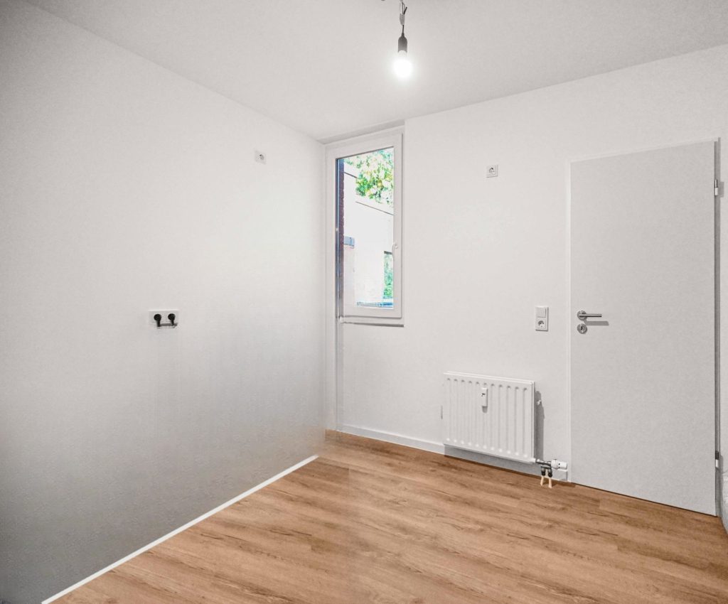 Immobilienangebot - Köln - Alle - Renovierte 2-Zimmer-Wohnung mit Loggia und Aufzug am Waldrand von Köln-Dellbrück