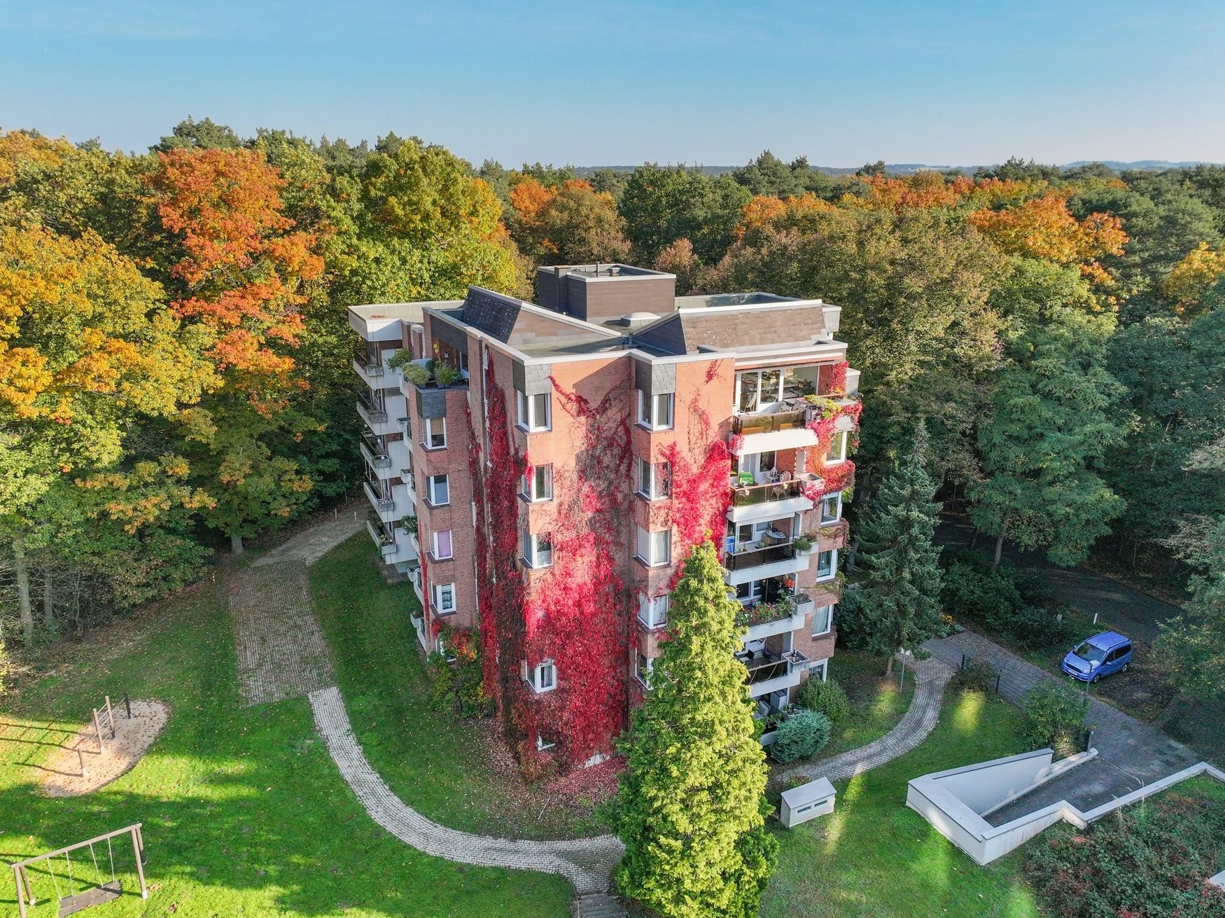 Immobilienangebot - Köln - Alle - Renovierte 2-Zimmer-Wohnung mit Loggia und Aufzug am Waldrand von Köln-Dellbrück