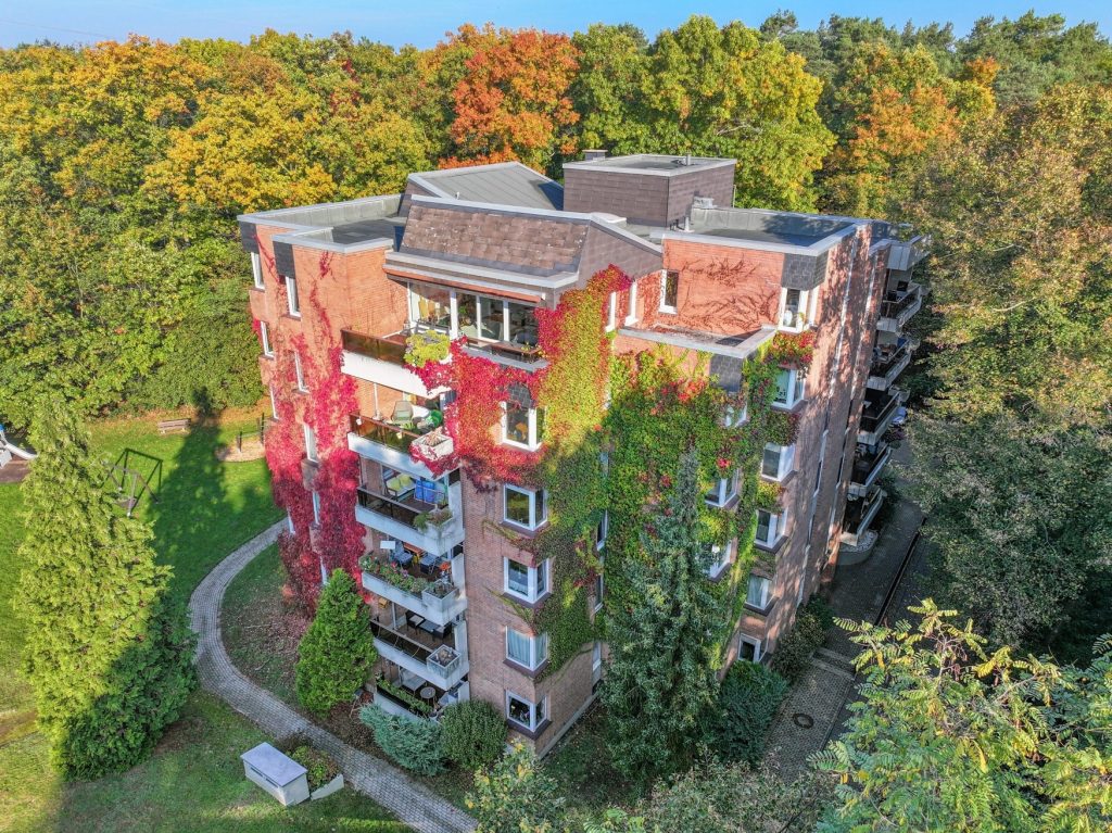 Immobilienangebot - Köln - Alle - Renovierte 2-Zimmer-Wohnung mit Loggia und Aufzug am Waldrand von Köln-Dellbrück