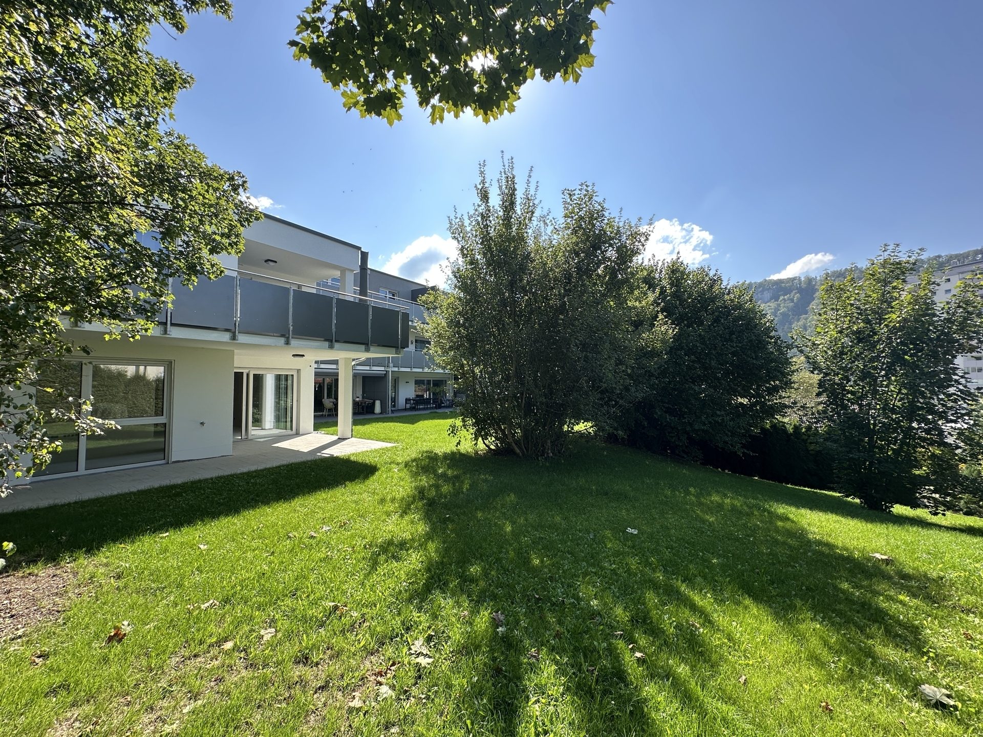 Immobilienangebot - Albstadt - Alle - Unverbaubarer Blick ins Grüne, Privatgarten, große SW-Terrasse, Tageslichtbad, kurzfristig beziehbar