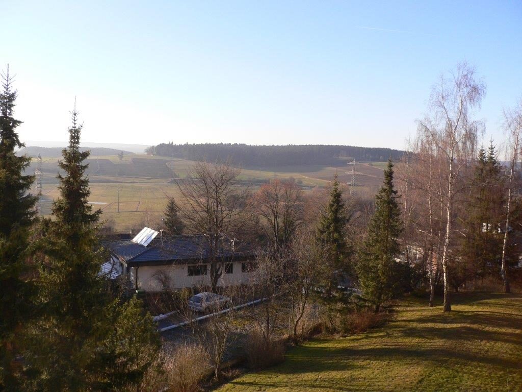 Immobilienangebot - Villingen-Marbach - Alle - Mit herrlicher Aussicht, neuem Bad und neuem Gäste WC:
Große 4,5-Zimmerwohnung mit 112 qm in VS-Marbach