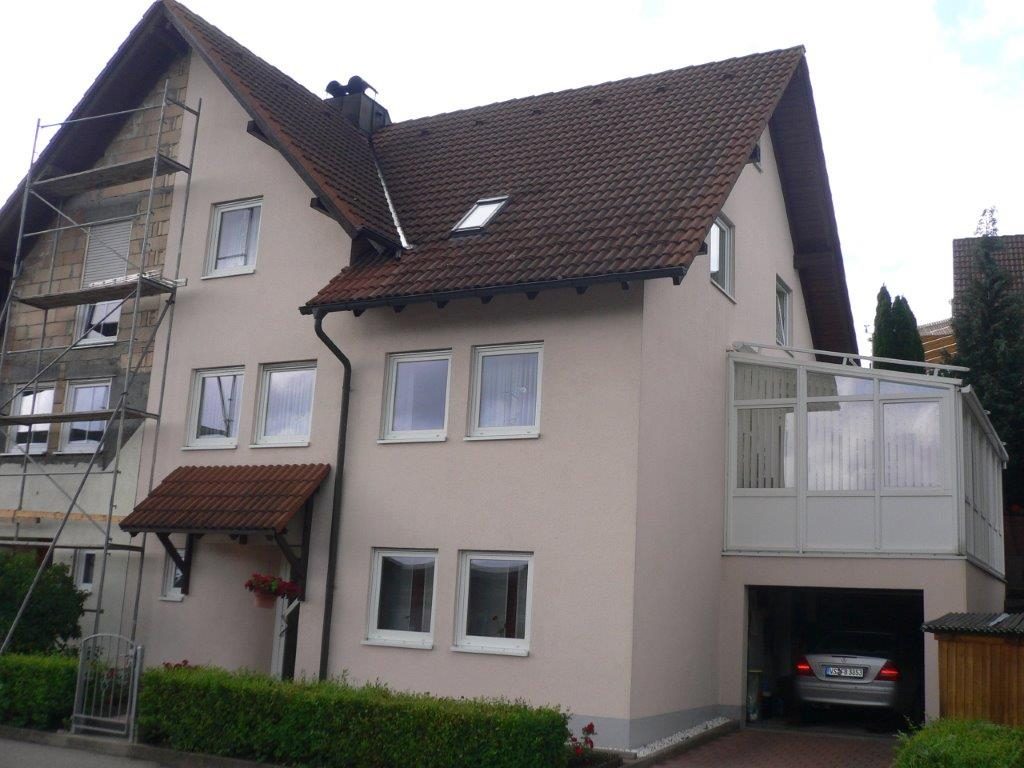 Immobilienangebot - Villingen-Schwenningen - Alle - Neuer Preis + Top-Zustand: 5 Zimmer + kleine Einliegerwohnung, Wintergarten, Kaminofen, Garage und 4 Parkplätze