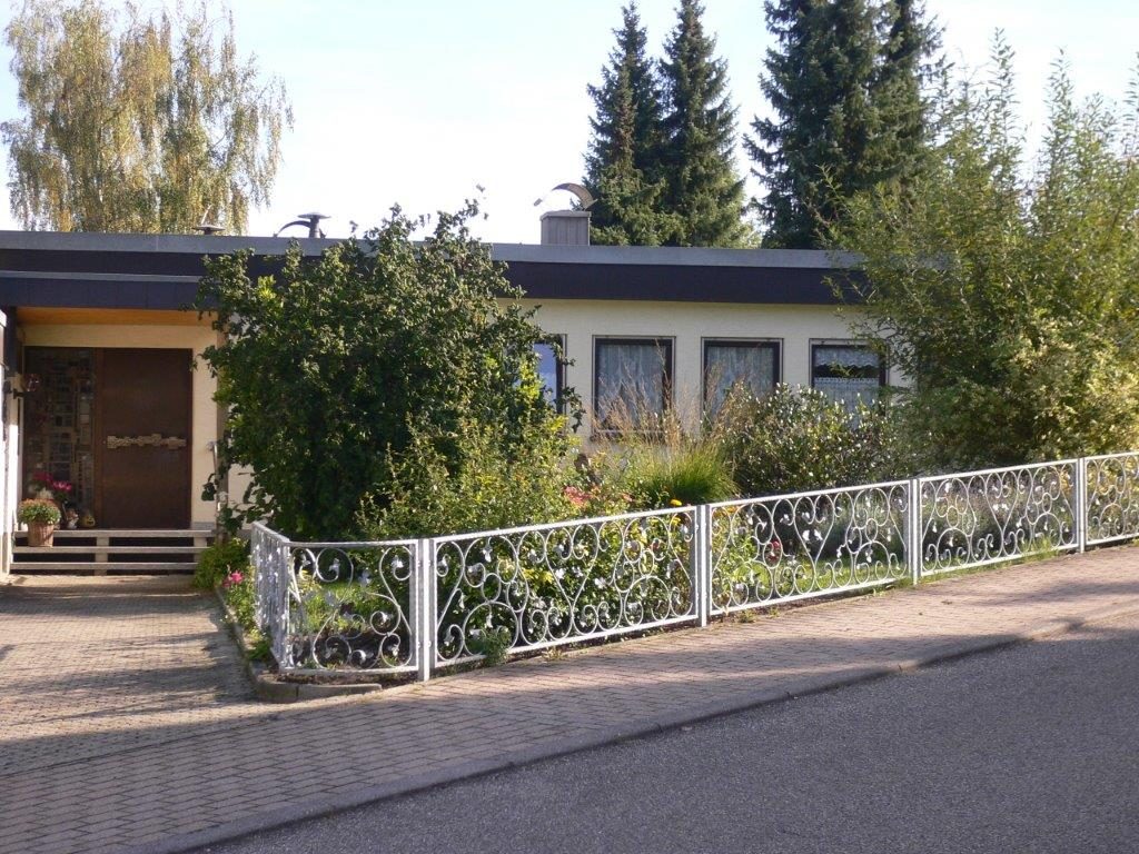 Immobilienangebot - Niedereschach - Alle - Großes 1- bis 2-Familienhaus mit herrlichem Grundstück, Marmorböden, Wintergarten, Kaminofen und Sauna