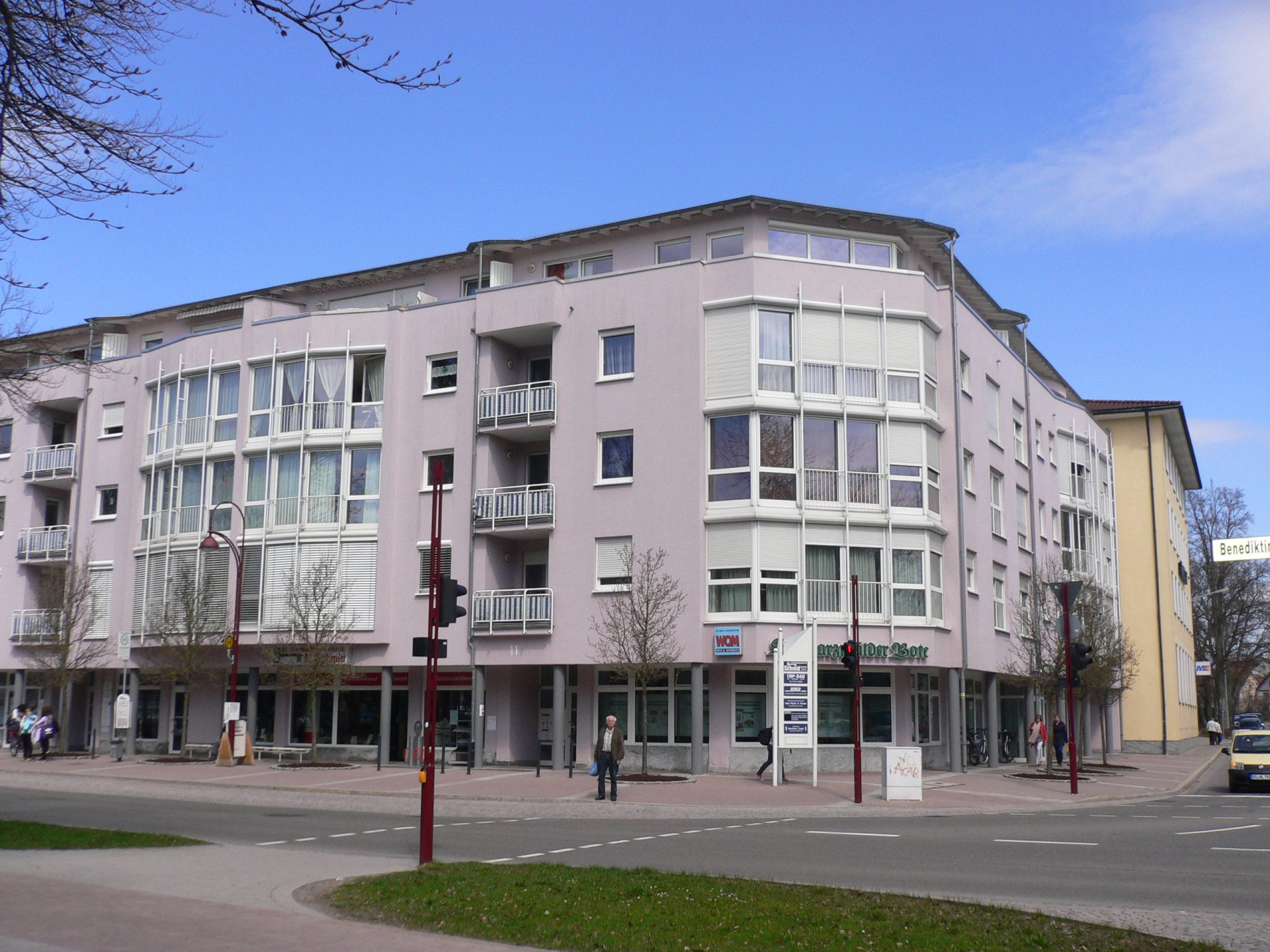 Immobilienangebot - Villingen-Schwenningen - Alle - Baujahr 1999: Direkt vor den Toren der Villinger Altstadt mit Aufzug, französischem Balkon, 2 Bädern und Tiefgaragenplatz!