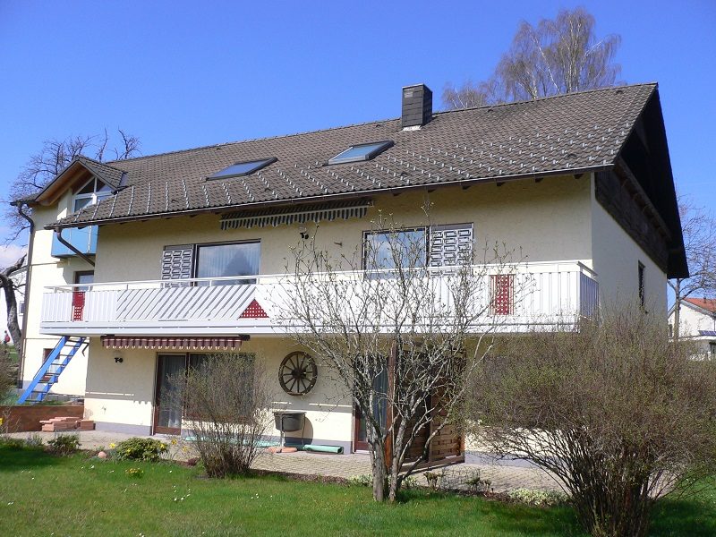 Immobilienangebot - Villingen-Schwenningen - Alle - Top gepflegtes 2-Fam.-Haus mit zusätzl. Einl.-Wohnung, offenem Kamin, Sauna, Doppelgarage + großem Grundstück