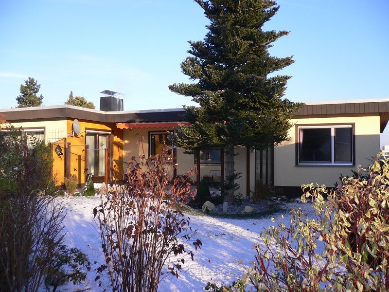Immobilienangebot - Villingen-Schwenningen - Alle - 6,5 Zimmer mit 180 m² auf 1 Ebene + weitere Zimmer im UG, Sauna, Doppelgarage und 770 m² Grundstück in VL-Hammerhalde!