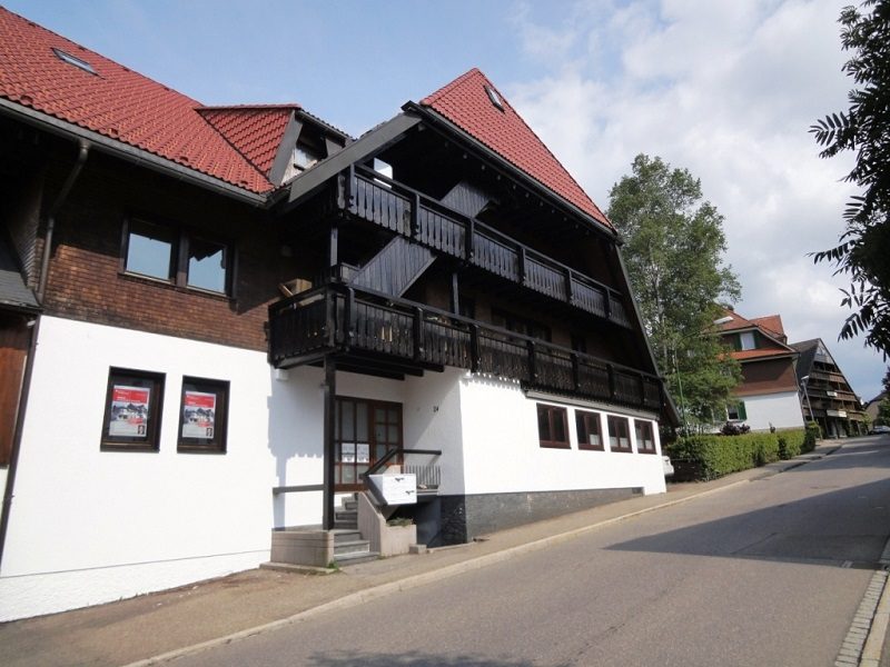 Immobilienangebot - Schonach - Alle - Direkt am Kurpark: Mit neuem Duschbad und Einbauküche - Garage möglich!