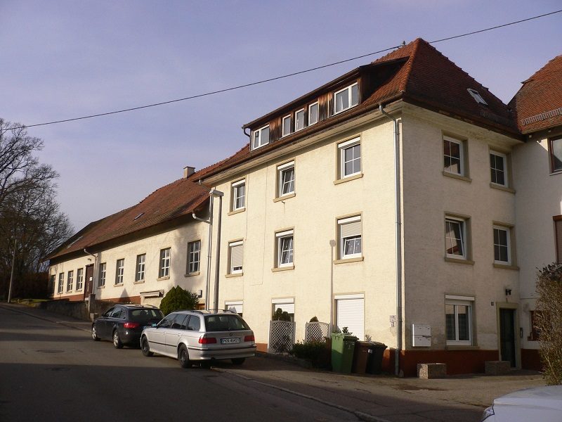 Immobilienangebot - Villingen-Schwenningen - Alle - Großes 4-Familien-Haus mit fast 300 m² Wohnfläche + Werkstatt + über  1.300 m² Grundstück in VS-Obereschach!
