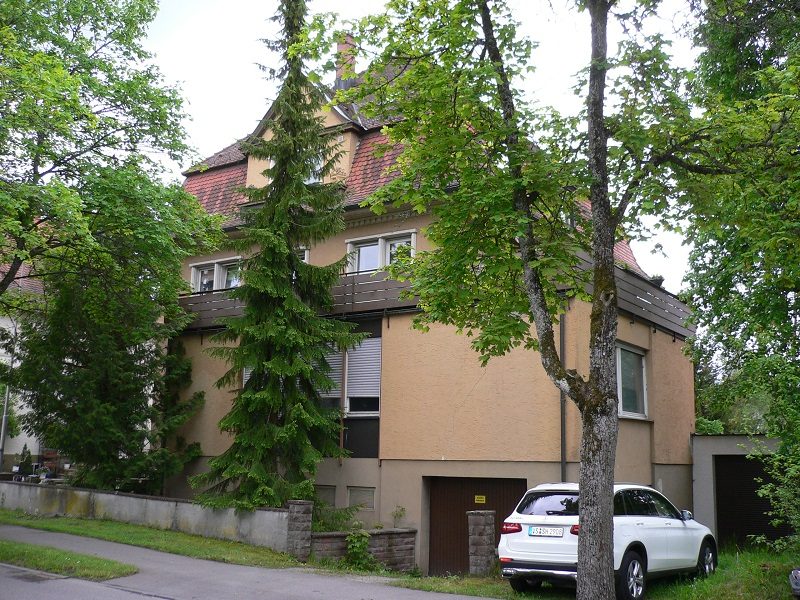 Immobilienangebot - Bad Dürrheim - Alle - Über 400 m² Wohnfläche, 3 Garagen und 1100 m² Grundstück: großes 3-Familienhaus in Bad Dürrheim!