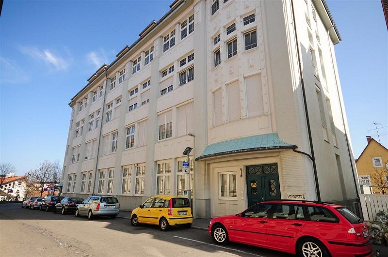 Immobilienangebot - Villingen-Schwenningen - Alle - Gut vermietet und ab Frühjahr 2018 frei: Exklusive Büroräume mit 3,20 m Raumhöhe, 169 m², Garage und 2 Stellplätzen!