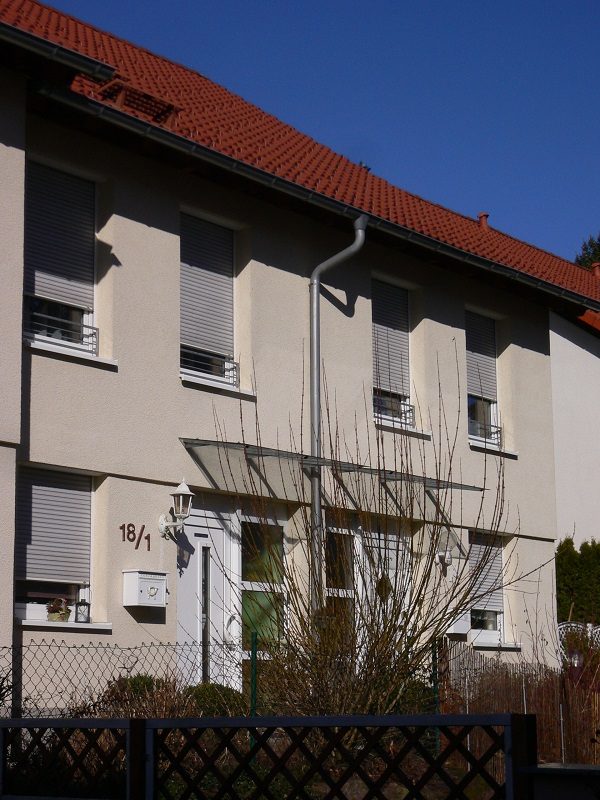Immobilienangebot - Villingen-Schwenningen - Alle - Baujahr 2003: Super gepflegt mit 2 Bädern, Garten, Terrasse und Garage mitten in VS-Schwenningen!
