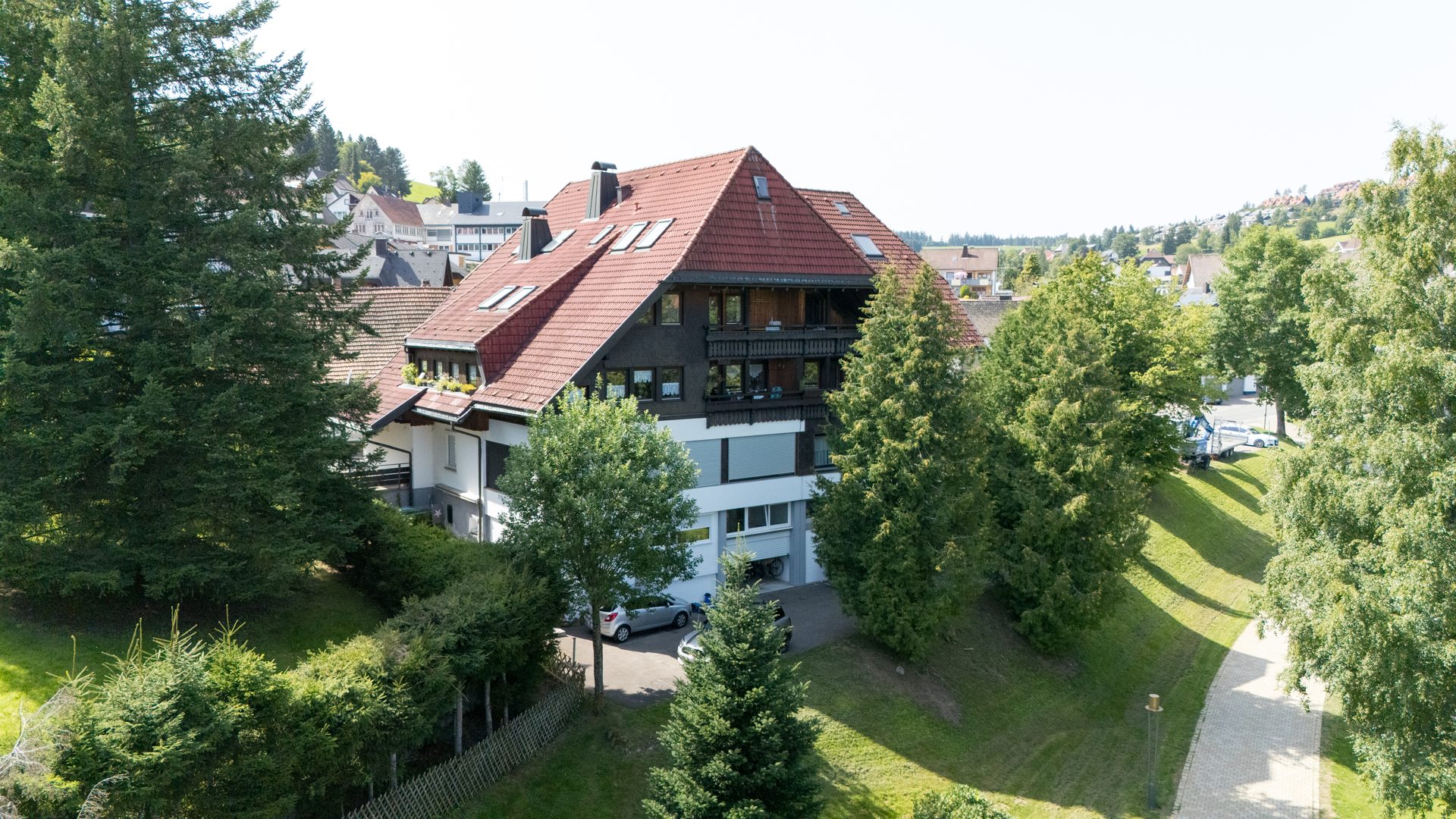 Immobilienangebot - Schonach im Schwarzwald - Alle - Mit herrlichem Parkblick - 3-Zimmer Panoramawohnung direkt am Kurpark