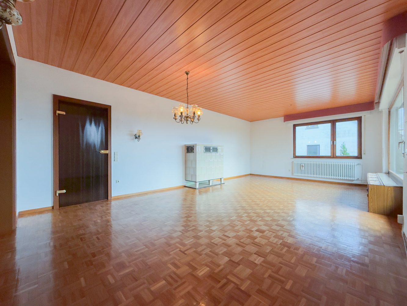 Wohnen Erdgeschoss Immobilienangebot - Villingen-Schwenningen - Alle - Großzügig & idyllisch Wohnen mit Fernblick: Bevorzugte Lage, Terrasse, Balkon, Garage, bezugsfrei!