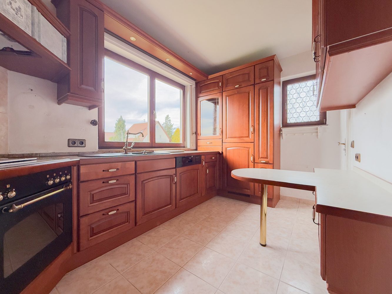 Einbauküche Immobilienangebot - Villingen-Schwenningen - Alle - Großzügig & idyllisch Wohnen mit Fernblick: Bevorzugte Lage, Terrasse, Balkon, Garage, bezugsfrei!