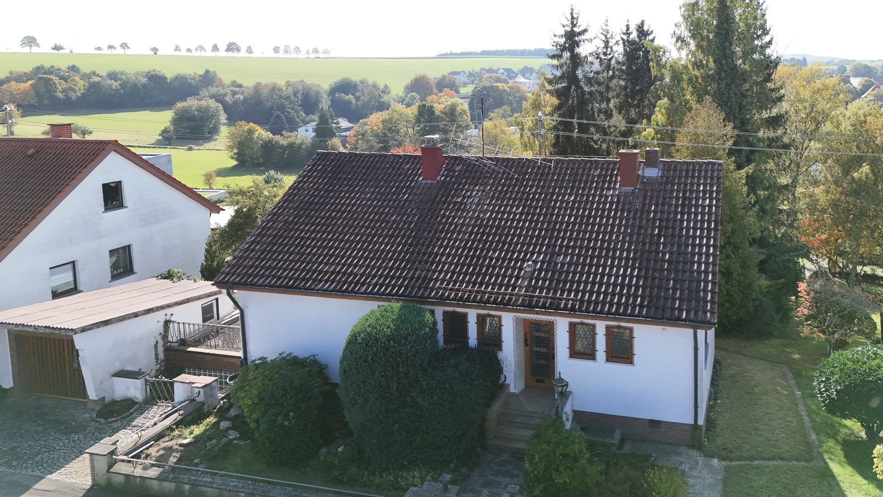 Immobilienangebot - Villingen-Schwenningen - Alle - Großzügig & idyllisch Wohnen mit Fernblick: Bevorzugte Lage, Terrasse, Balkon, Garage, bezugsfrei!