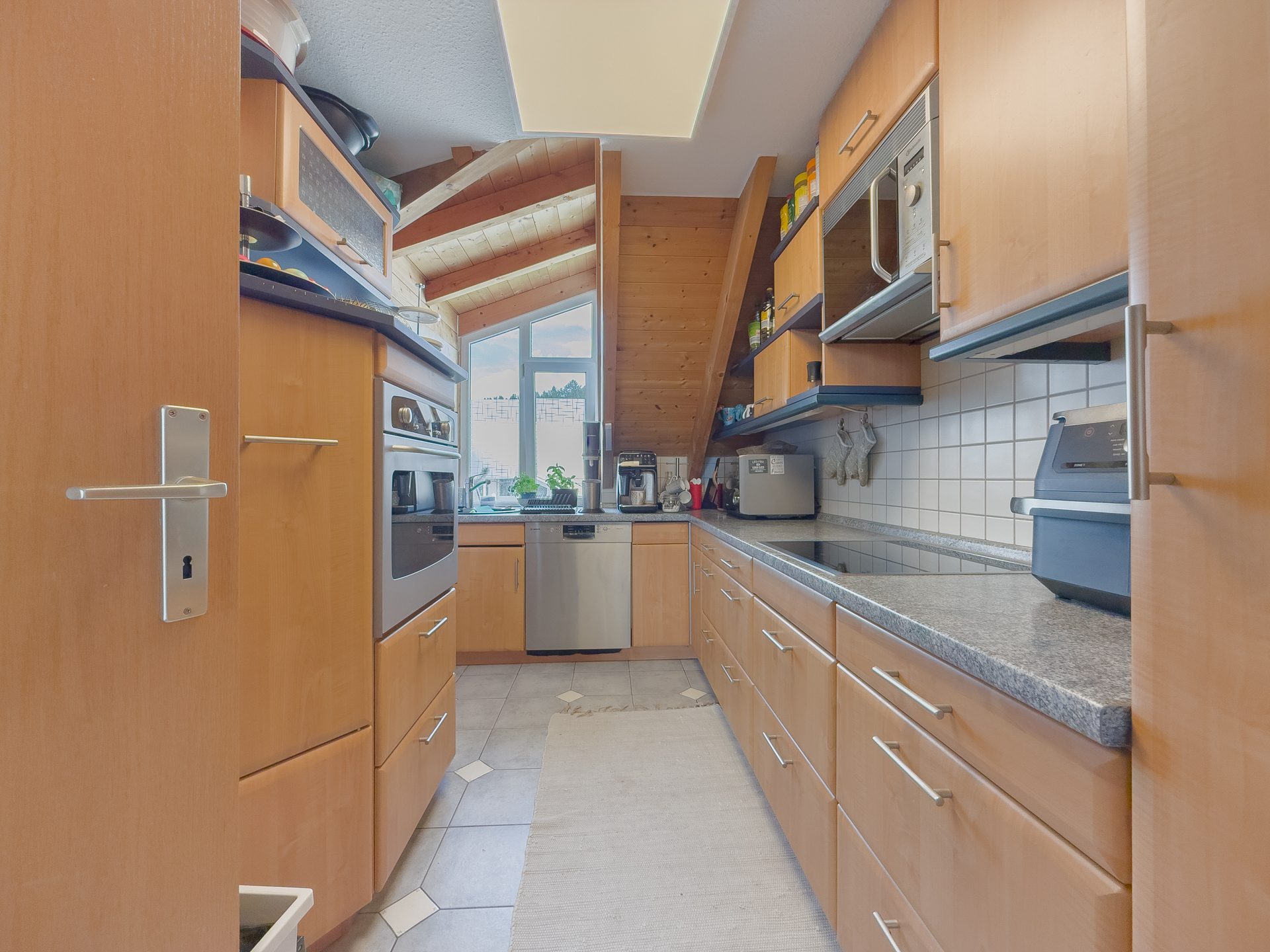 Immobilienangebot - Niedereschach - Alle - Ein Zuhause auf zwei Ebenen:
4,5-Zimmer-Galeriewohnung mit Balkon in gepflegter Wohnanlage