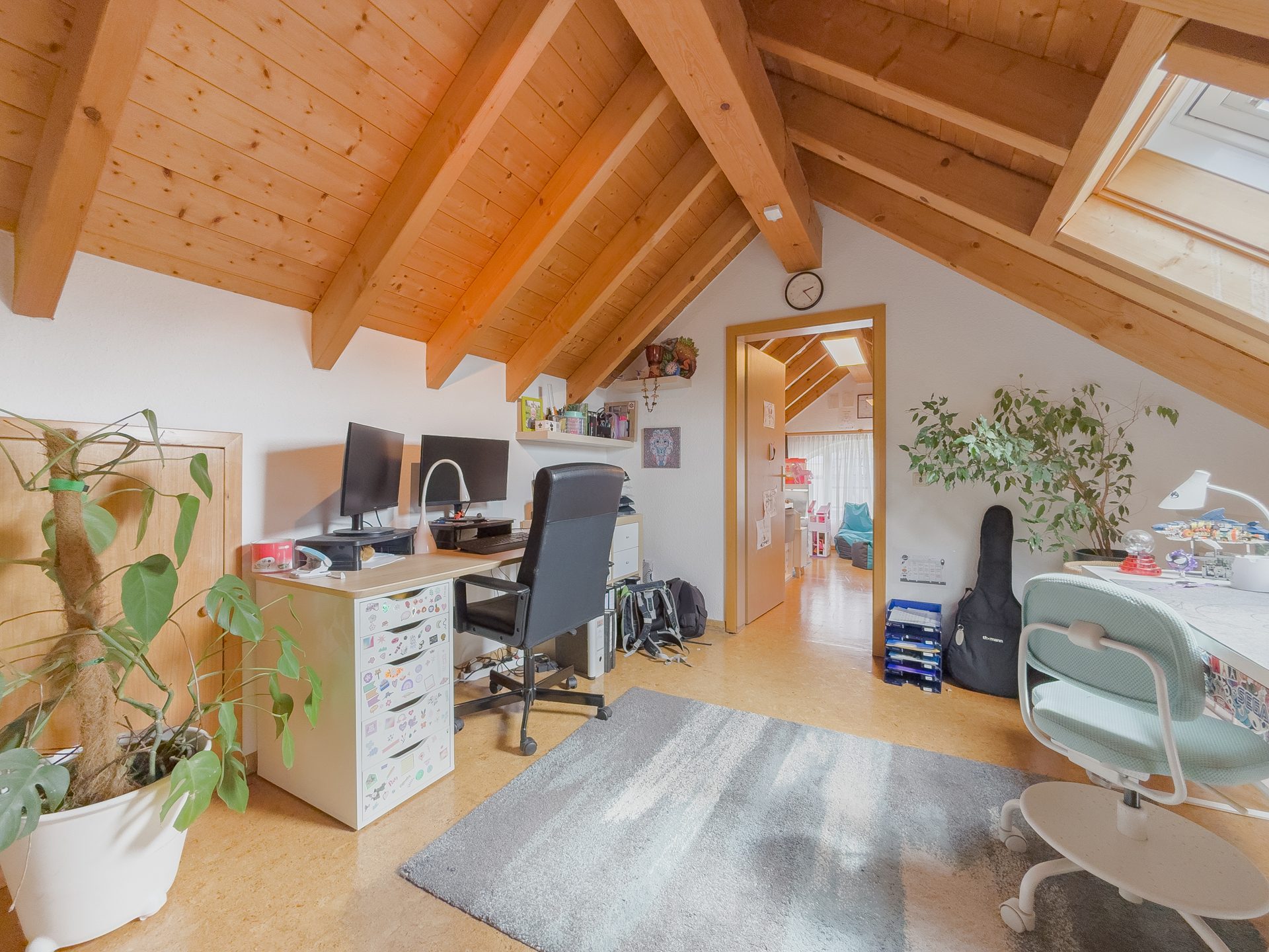 Immobilienangebot - Niedereschach - Alle - Ein Zuhause auf zwei Ebenen:
4,5-Zimmer-Galeriewohnung mit Balkon in gepflegter Wohnanlage