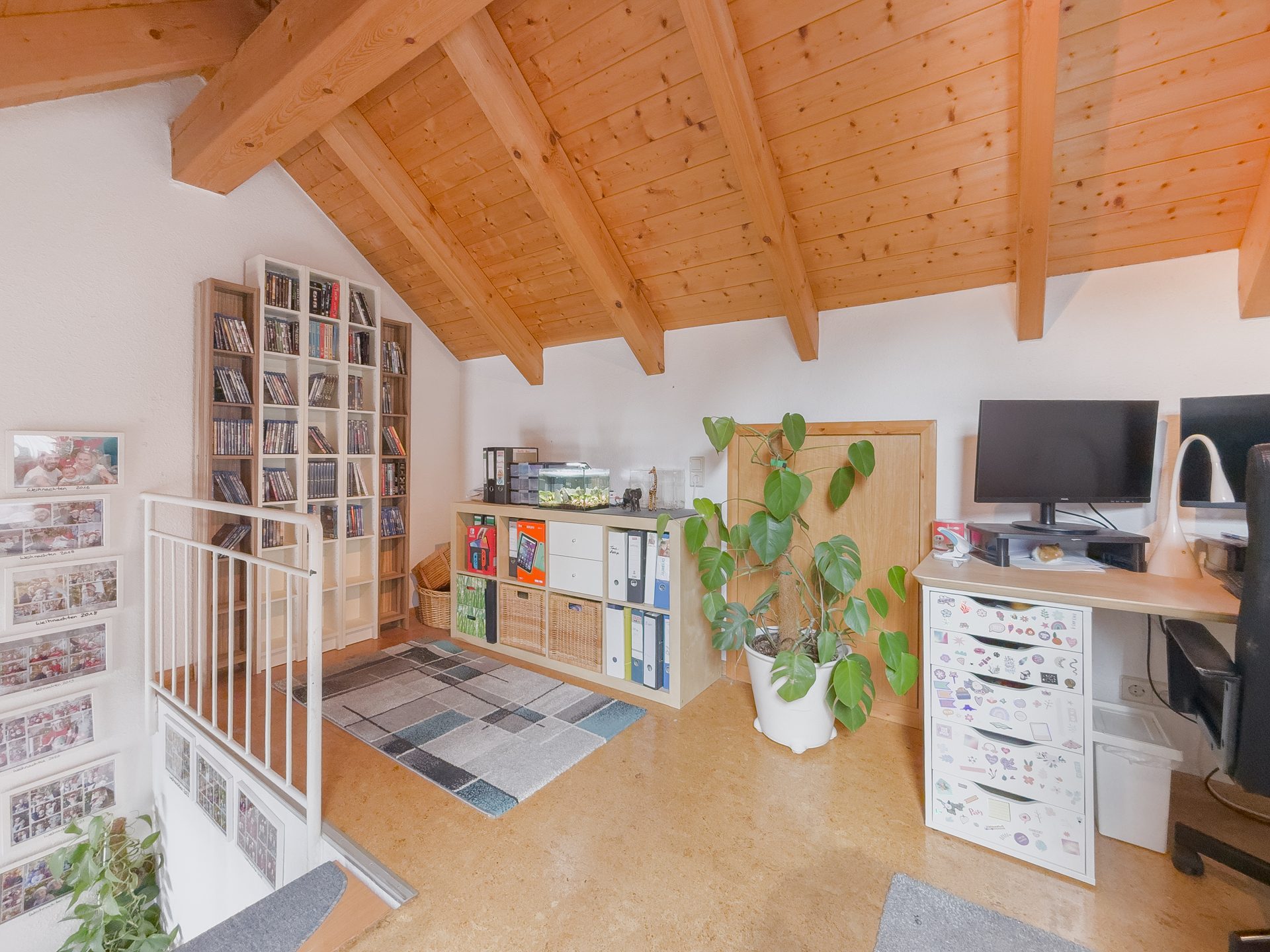 Immobilienangebot - Niedereschach - Alle - Ein Zuhause auf zwei Ebenen:
4,5-Zimmer-Galeriewohnung mit Balkon in gepflegter Wohnanlage
