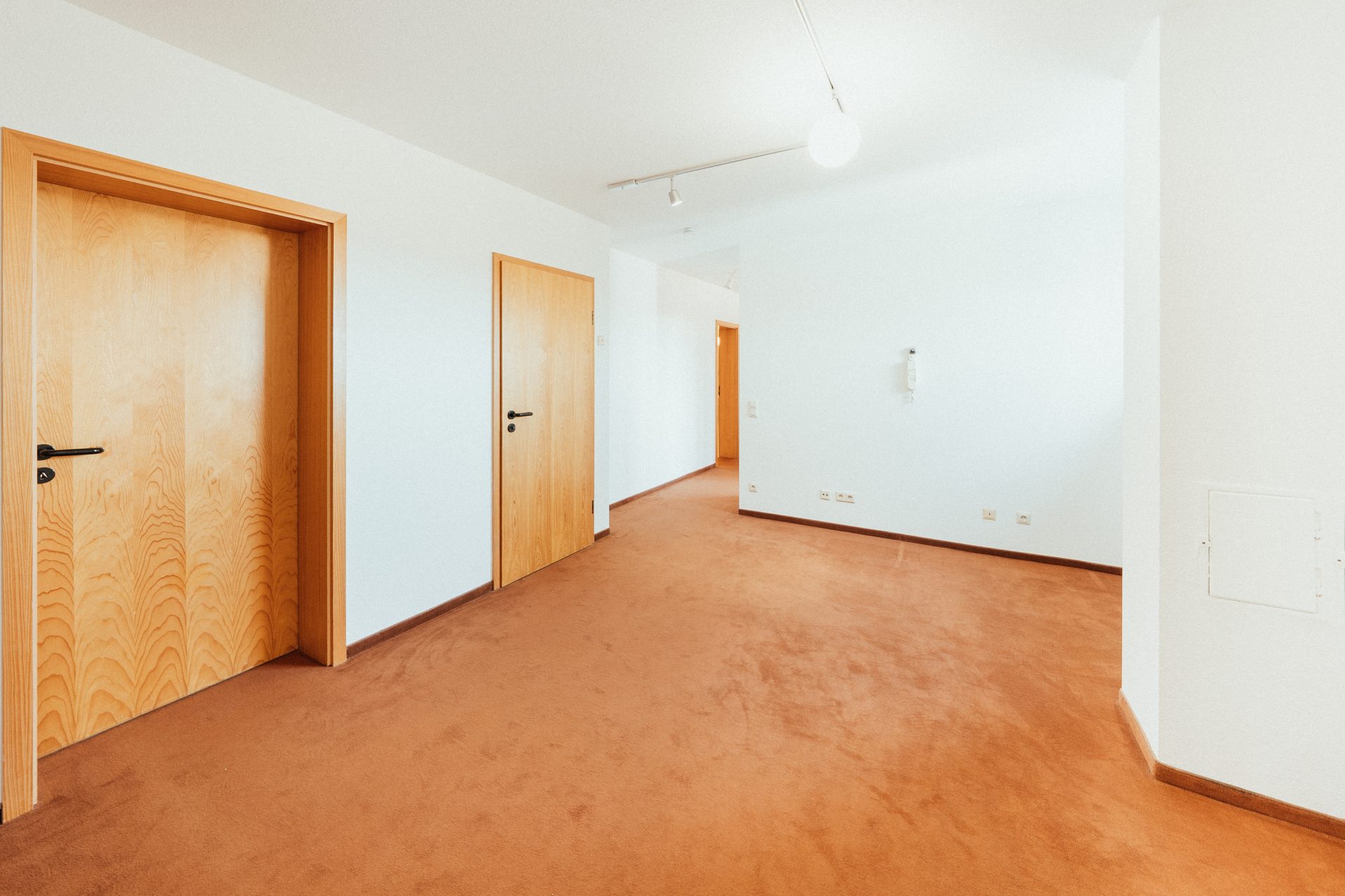 10 Vorraum-Büro – Terrassenebene 1.UG Immobilienangebot - Villingen-Schwenningen - Alle - Architektenvilla mit Panoramablick -
Drei Hauszugängen, Privatsphäre und Waldrandlage