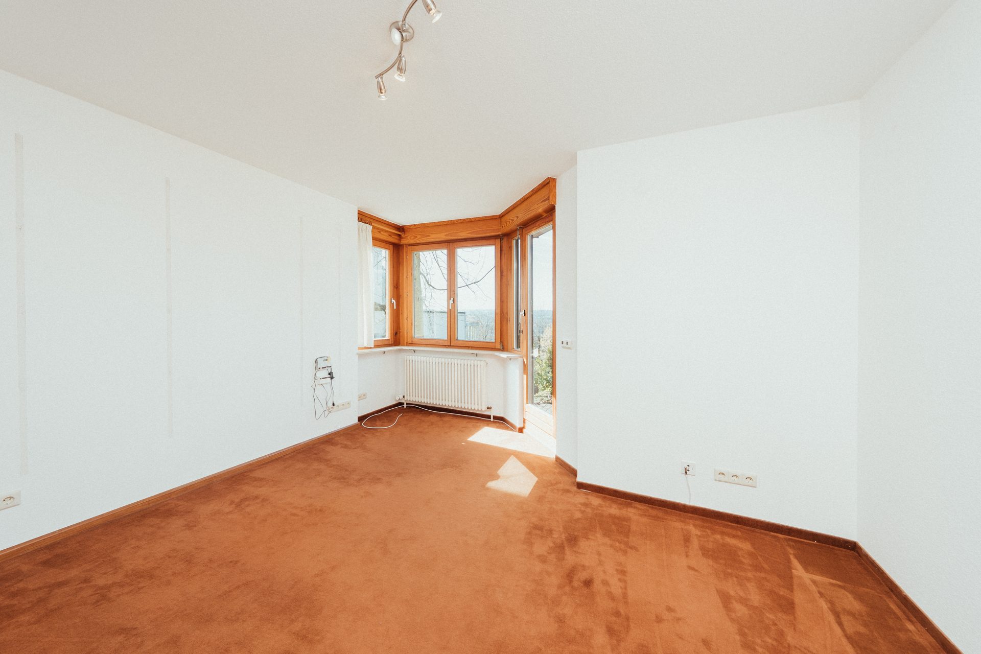 13 Zimmer 3 – Terrassenebene 1.UG Immobilienangebot - Villingen-Schwenningen - Alle - Architektenvilla mit Panoramablick -
Drei Hauszugängen, Privatsphäre und Waldrandlage