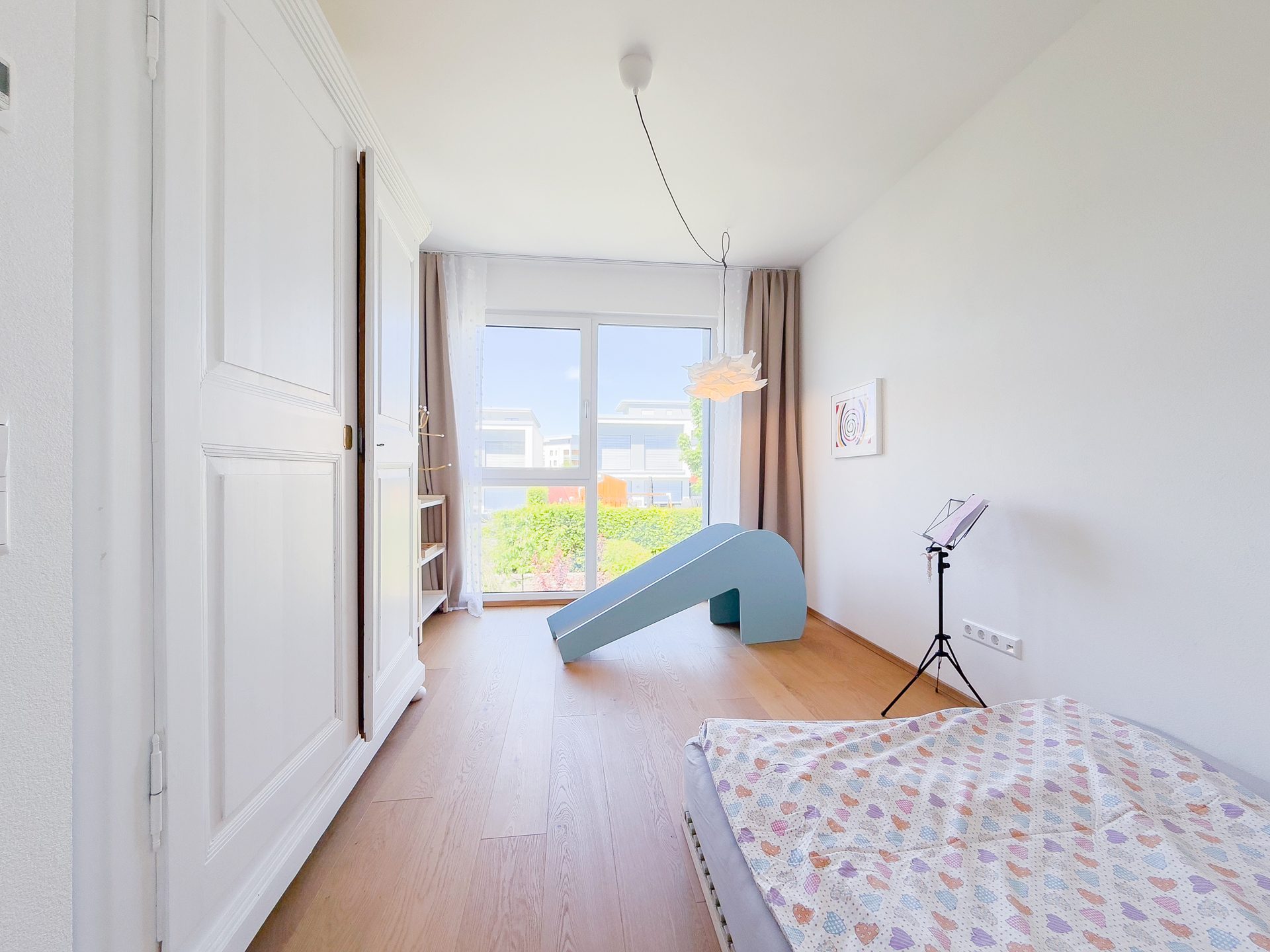 Immobilienangebot - Villingen-Schwenningen - Alle - Bestlage im Friedrichspark – großer Wohnbereich, Kaminofen, Tageslichtbad, Sonnenterrasse & KfW 55!