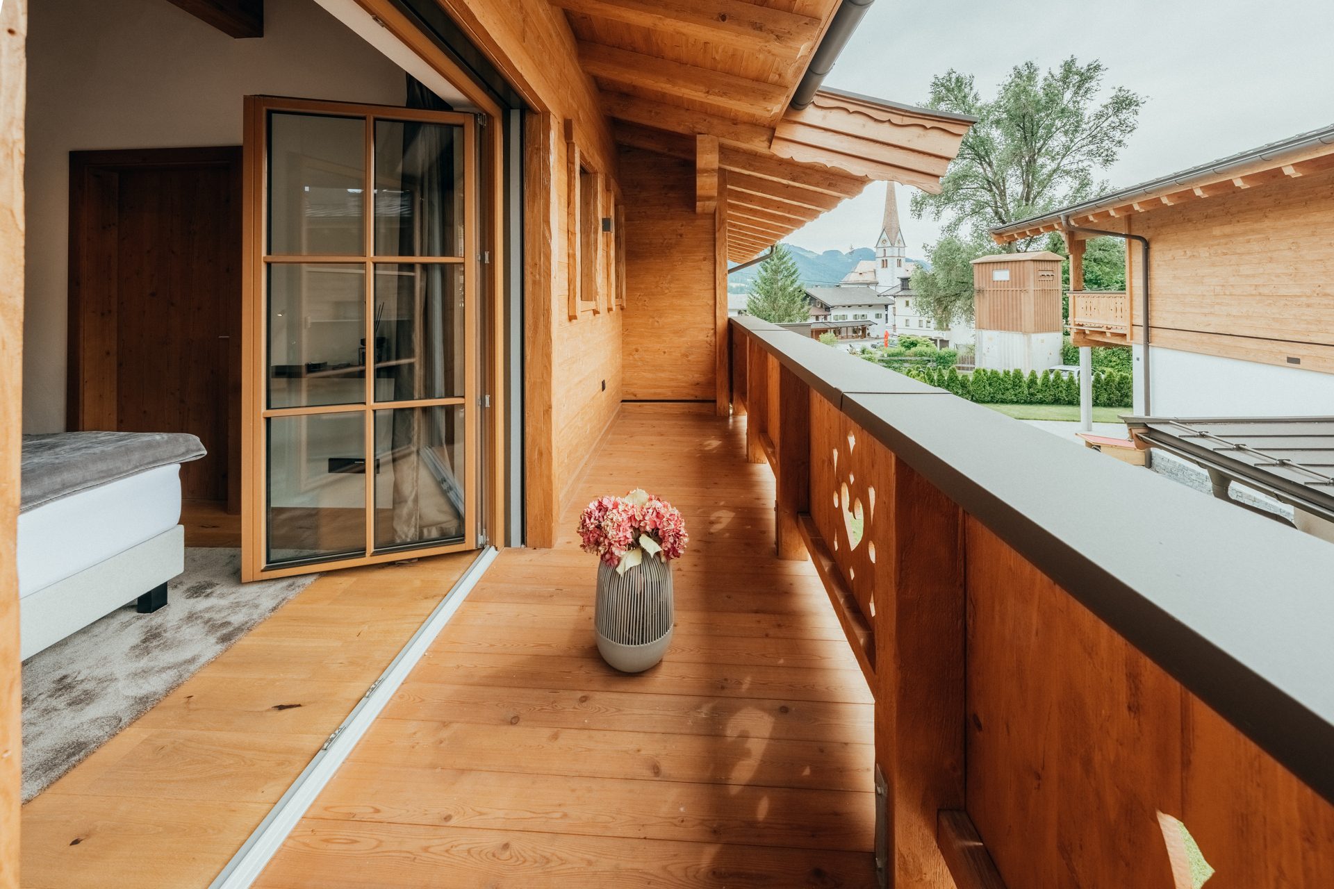08 Balkon Gäste-Schlafbereich OG Immobilienangebot - Scheffau am Wilden Kaiser - Alle - Sie haben viel erreicht. Zeit anzukommen.
Chalet-Villa am Wilden Kaiser