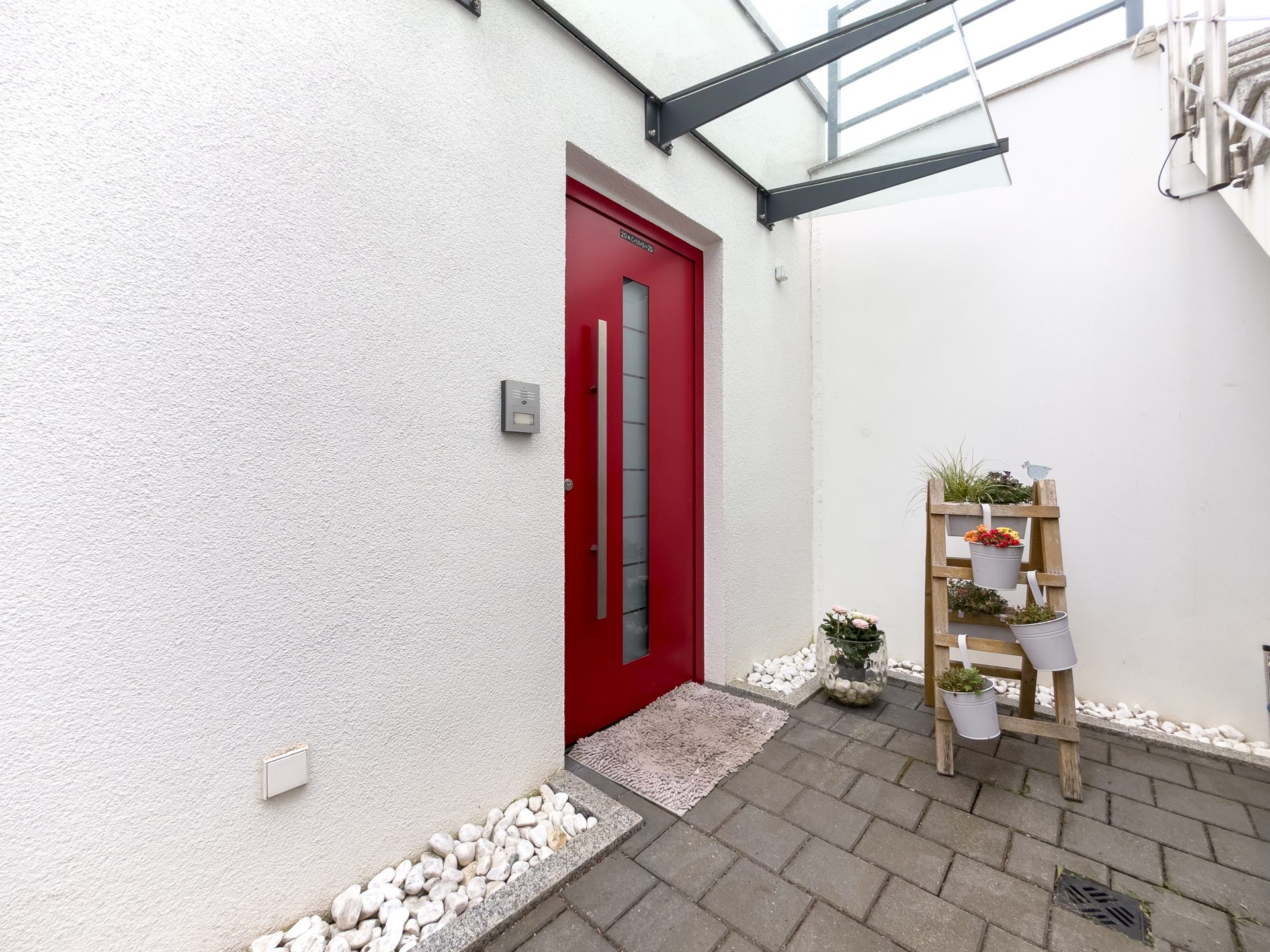 Immobilienangebot - Brigachtal / Klengen - Alle - Wohnen wie im eigenen Haus - Modernisierte Gartenwohnung mit Wohnkomfort