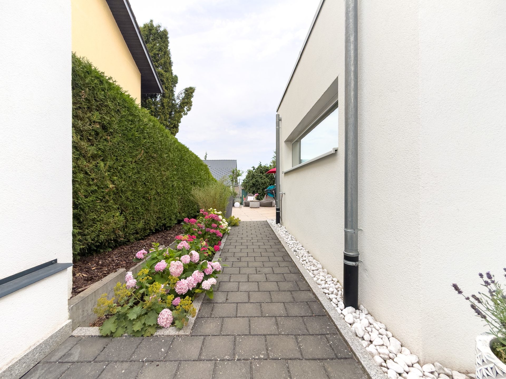 Immobilienangebot - Brigachtal / Klengen - Alle - Wohnen wie im eigenen Haus - Modernisierte Gartenwohnung mit Wohnkomfort
