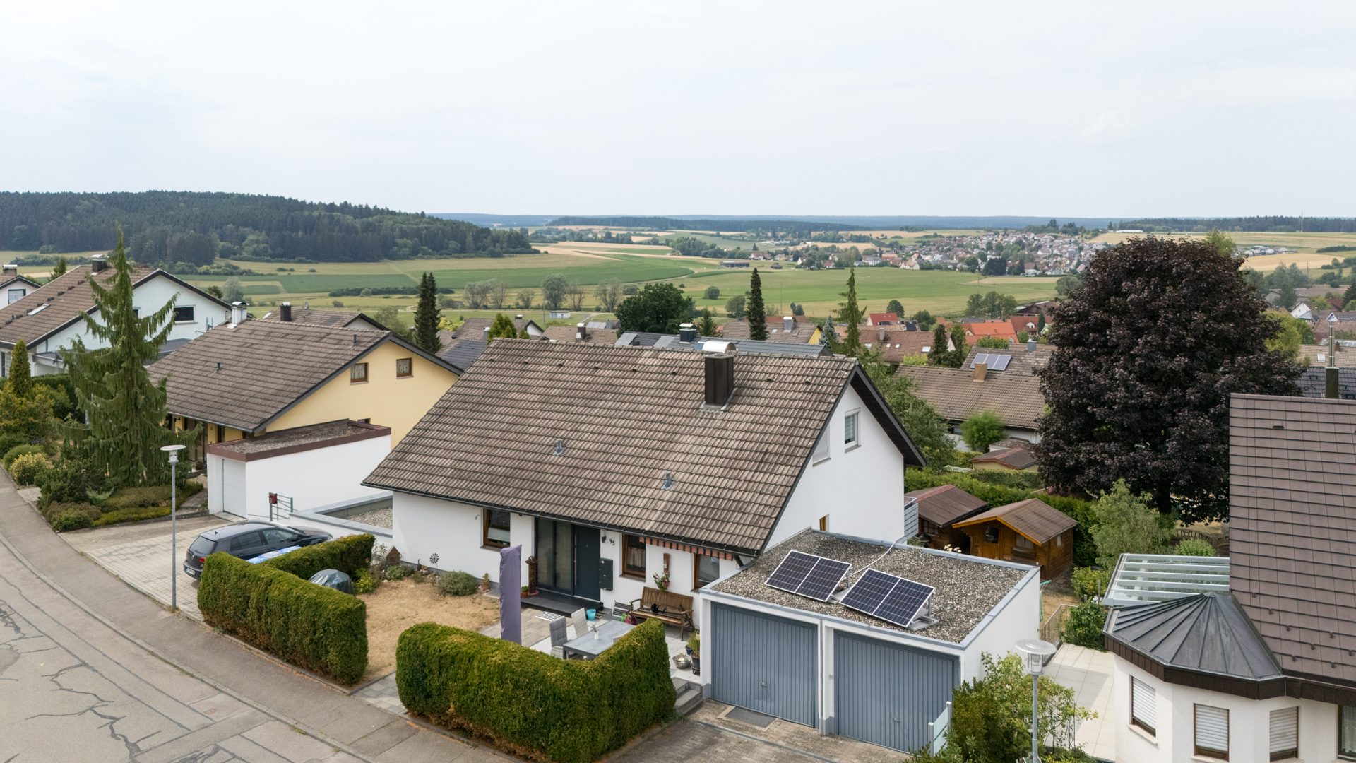 Immobilienangebot - Brigachtal / Klengen - Alle - Wohnen wie im eigenen Haus - Modernisierte Gartenwohnung mit Wohnkomfort