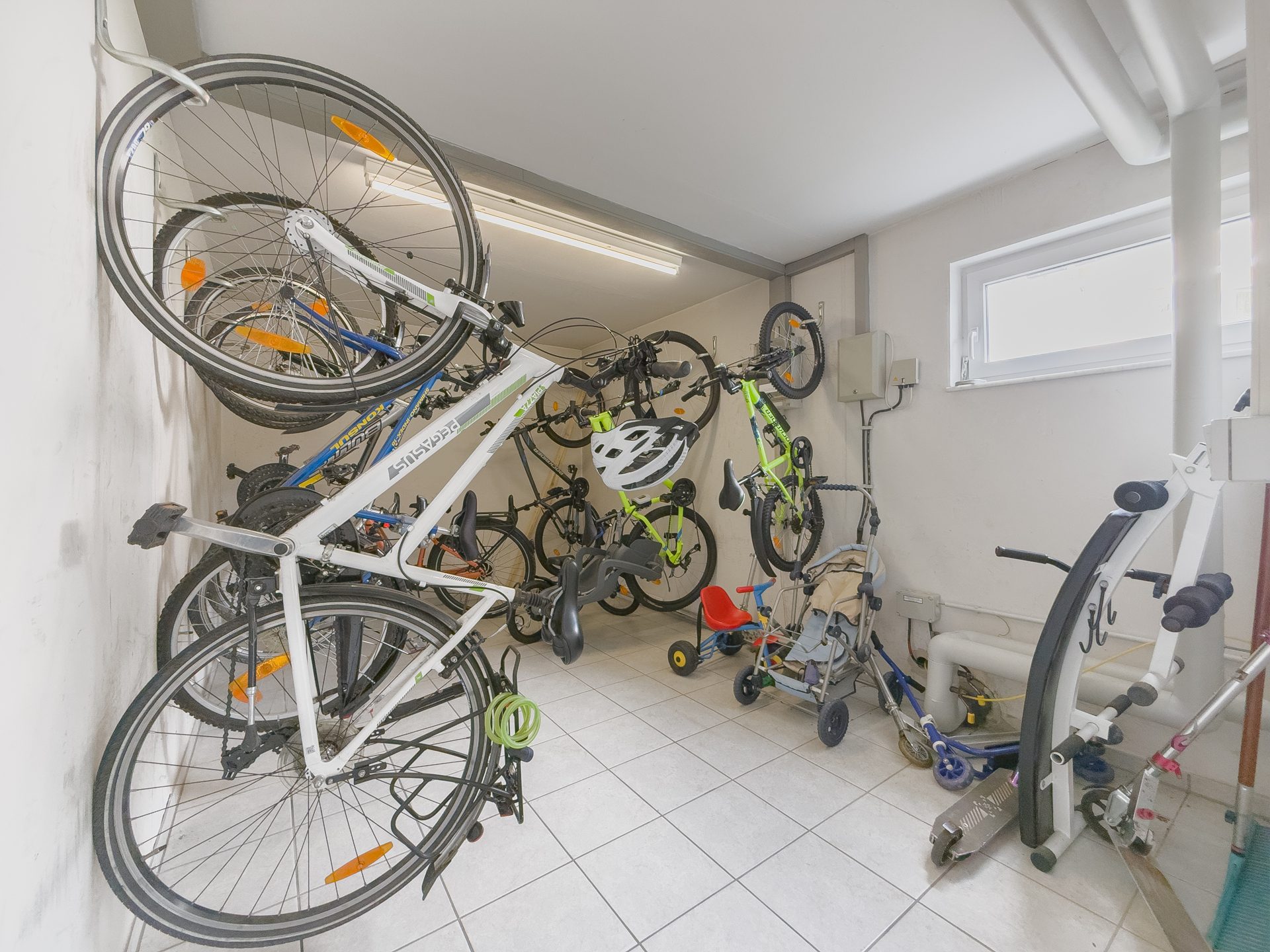 Immobilienangebot - Niedereschach - Alle - Wohnen auf zwei Ebenen:
4,5-Zimmer-Maisonettewohnung mit Balkon in gepflegter Wohnanlage