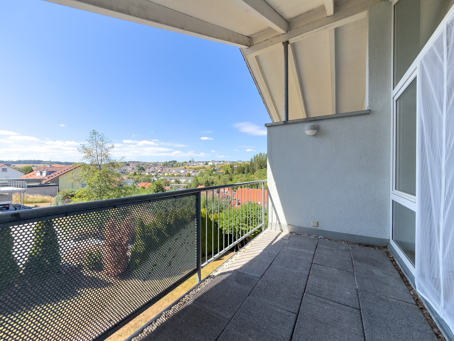 Immobilienangebot - Niedereschach - Alle - Wohnen auf zwei Ebenen:
4,5-Zimmer-Maisonettewohnung mit Balkon in gepflegter Wohnanlage