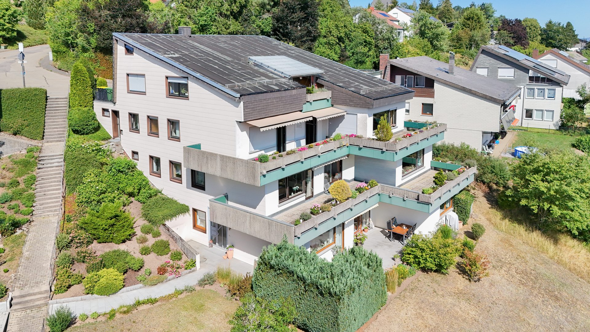 Immobilienangebot - Unterkirnach - Alle - Unverbaubarer Fernblick - Sonnenterrasse, Privatgarten, Wohnküche, Tageslichtbad & bald bezugsfrei!