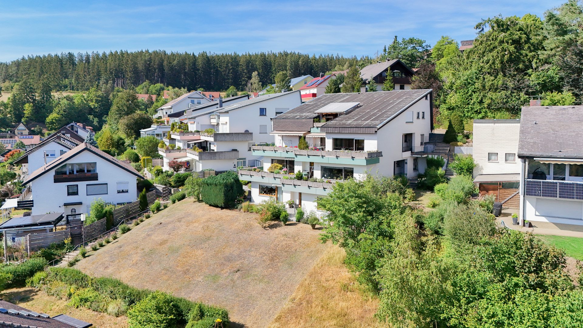 Immobilienangebot - Unterkirnach - Alle - Unverbaubarer Fernblick - Sonnenterrasse, Privatgarten, Wohnküche, Tageslichtbad & bald bezugsfrei!