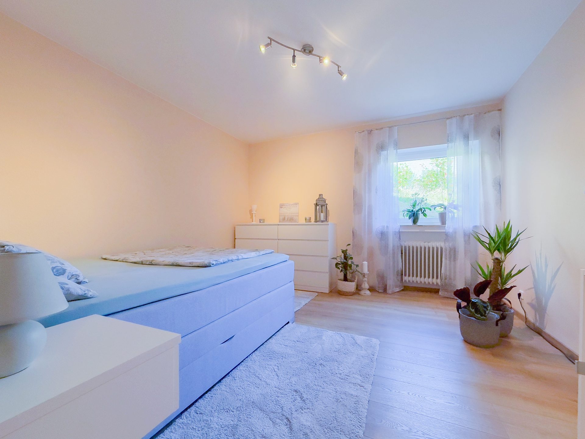 Immobilienangebot - Unterkirnach - Alle - Unverbaubarer Fernblick - Sonnenterrasse, Privatgarten, Wohnküche, Tageslichtbad & bald bezugsfrei!