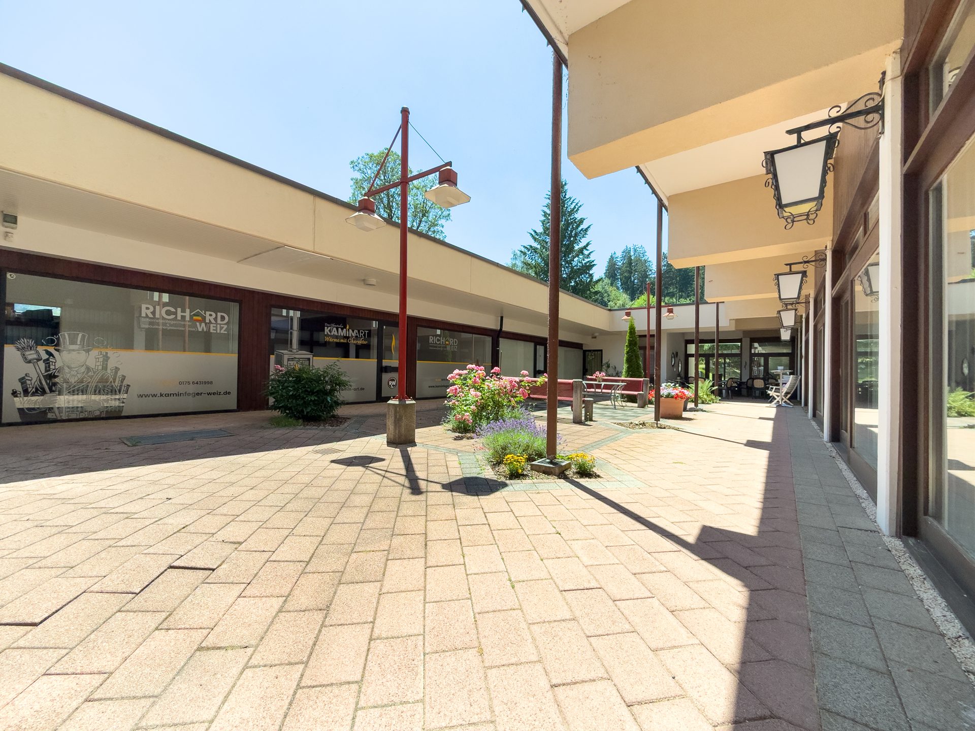 20 Innenhof Immobilienangebot - Schönwald im Schwarzwald - Alle - Komfort-Apartment mit Wellnessbereich