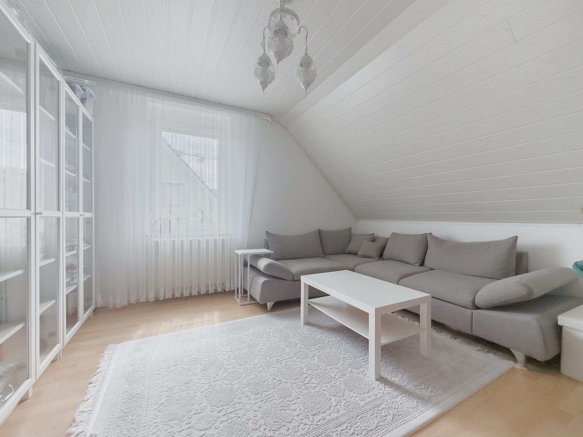 03 Büro – Zimmer Immobilienangebot - Bopfingen - Alle - Stadtleben direkt vor der Tür:
Vermietete Maisonettewohnung mit Balkon im Herzen von Bopfingen