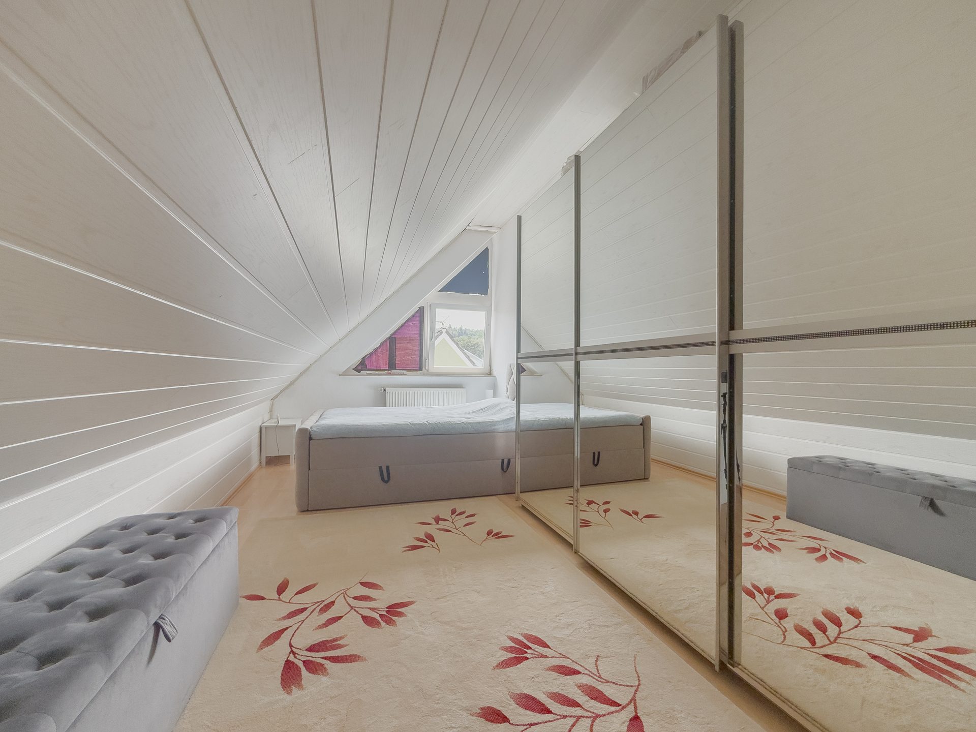 11 DG-Schlafzimmer Immobilienangebot - Bopfingen - Alle - Stadtleben direkt vor der Tür:
Vermietete Maisonettewohnung mit Balkon im Herzen von Bopfingen