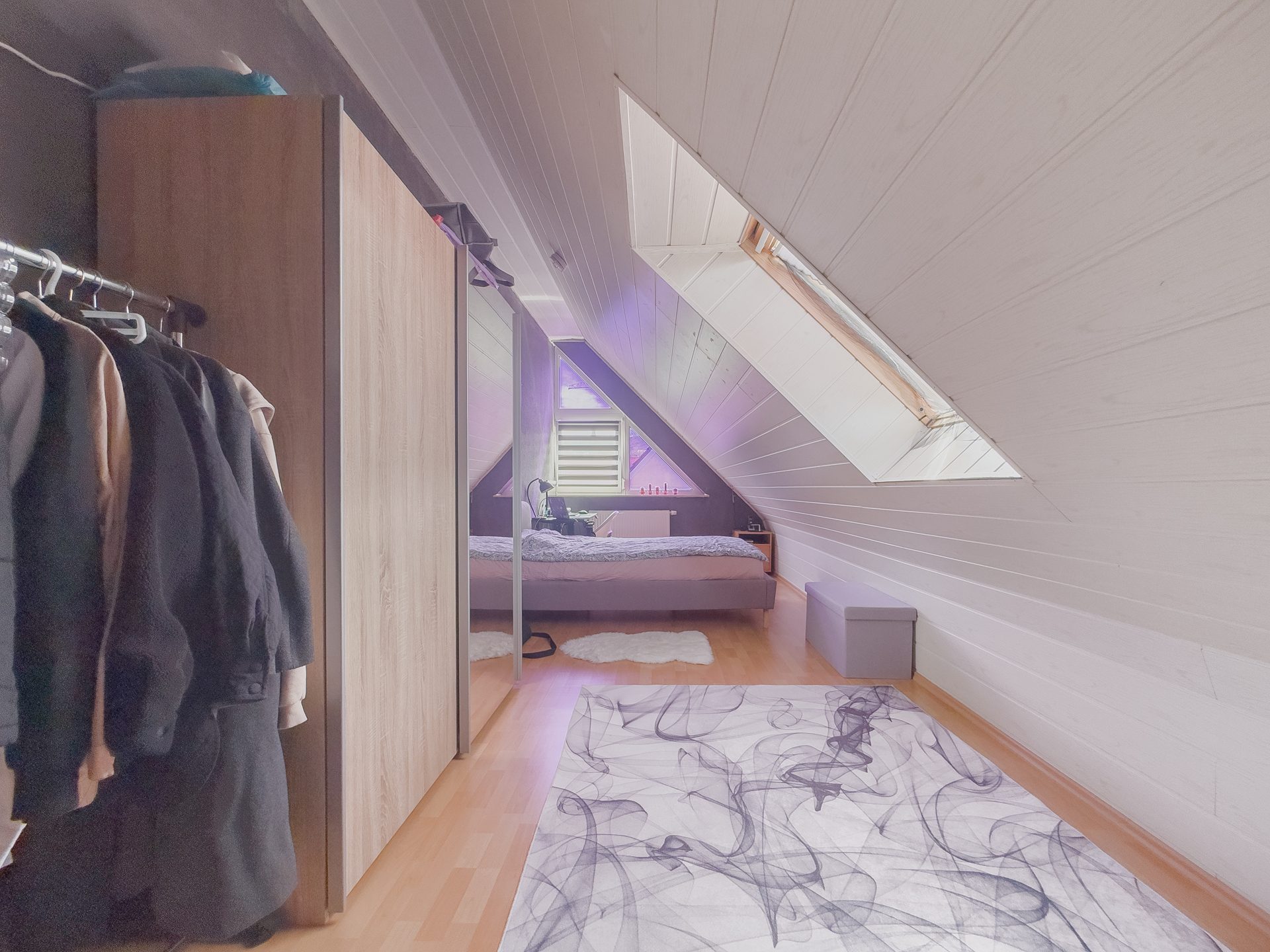 12 DG-Schlafzimmer 2 Immobilienangebot - Bopfingen - Alle - Stadtleben direkt vor der Tür:
Vermietete Maisonettewohnung mit Balkon im Herzen von Bopfingen